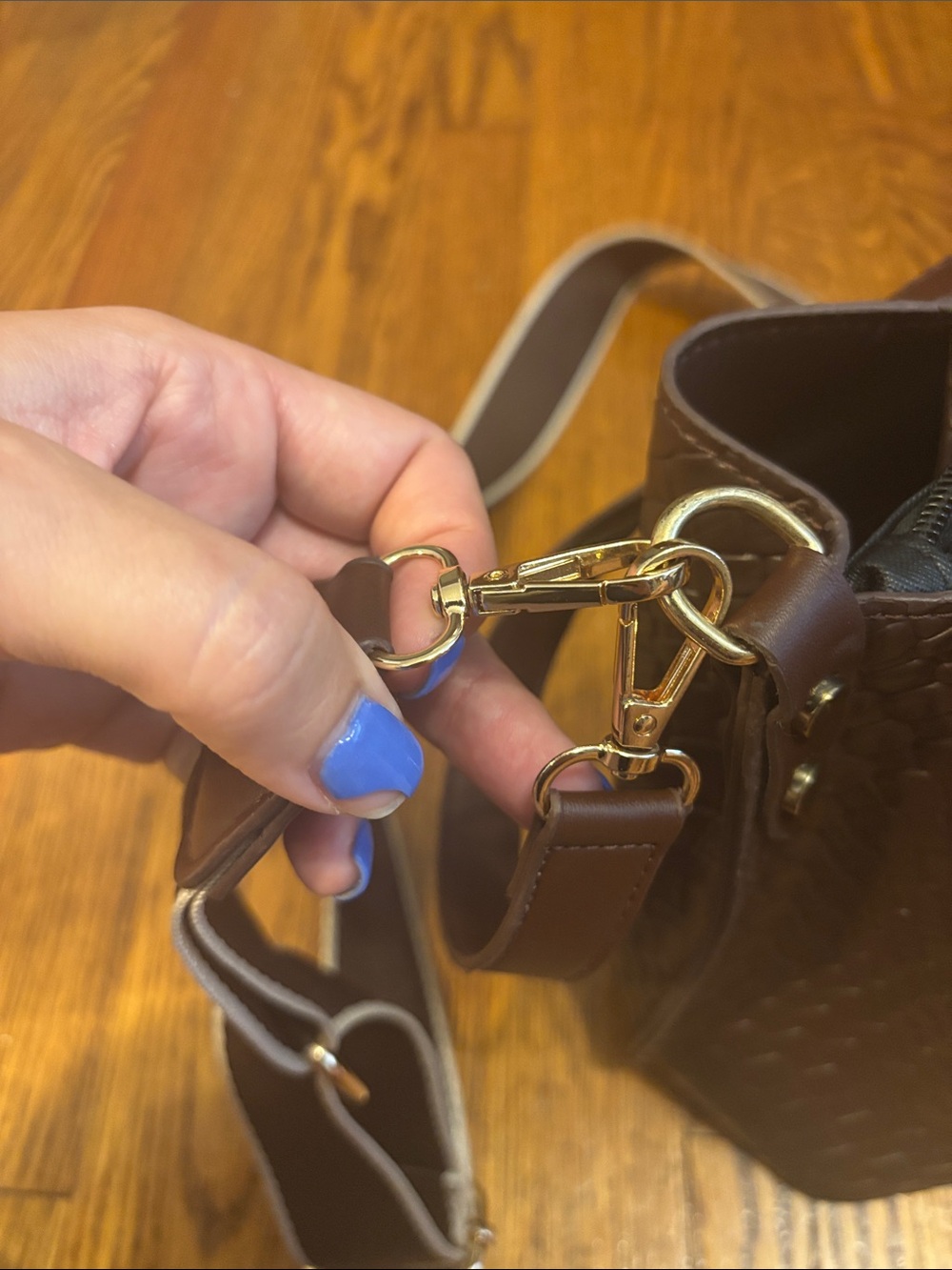 Woven Textured Brown Bucket Bag - Picture 4 of 11